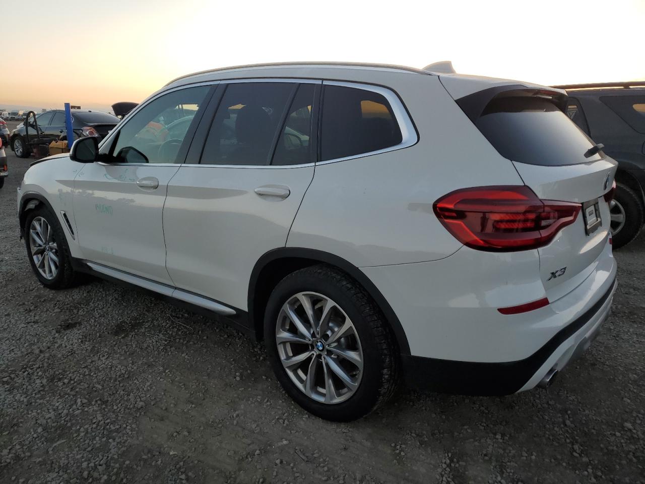 VIN 5UXTR9C58KLR07416 2019 BMW X3 no.2