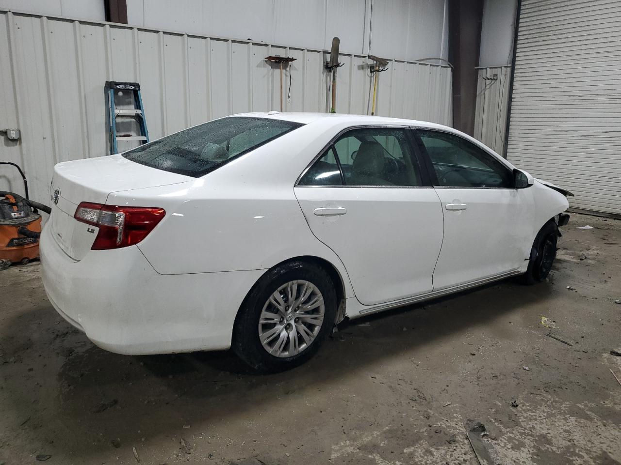 2014 Toyota Camry - Image 3