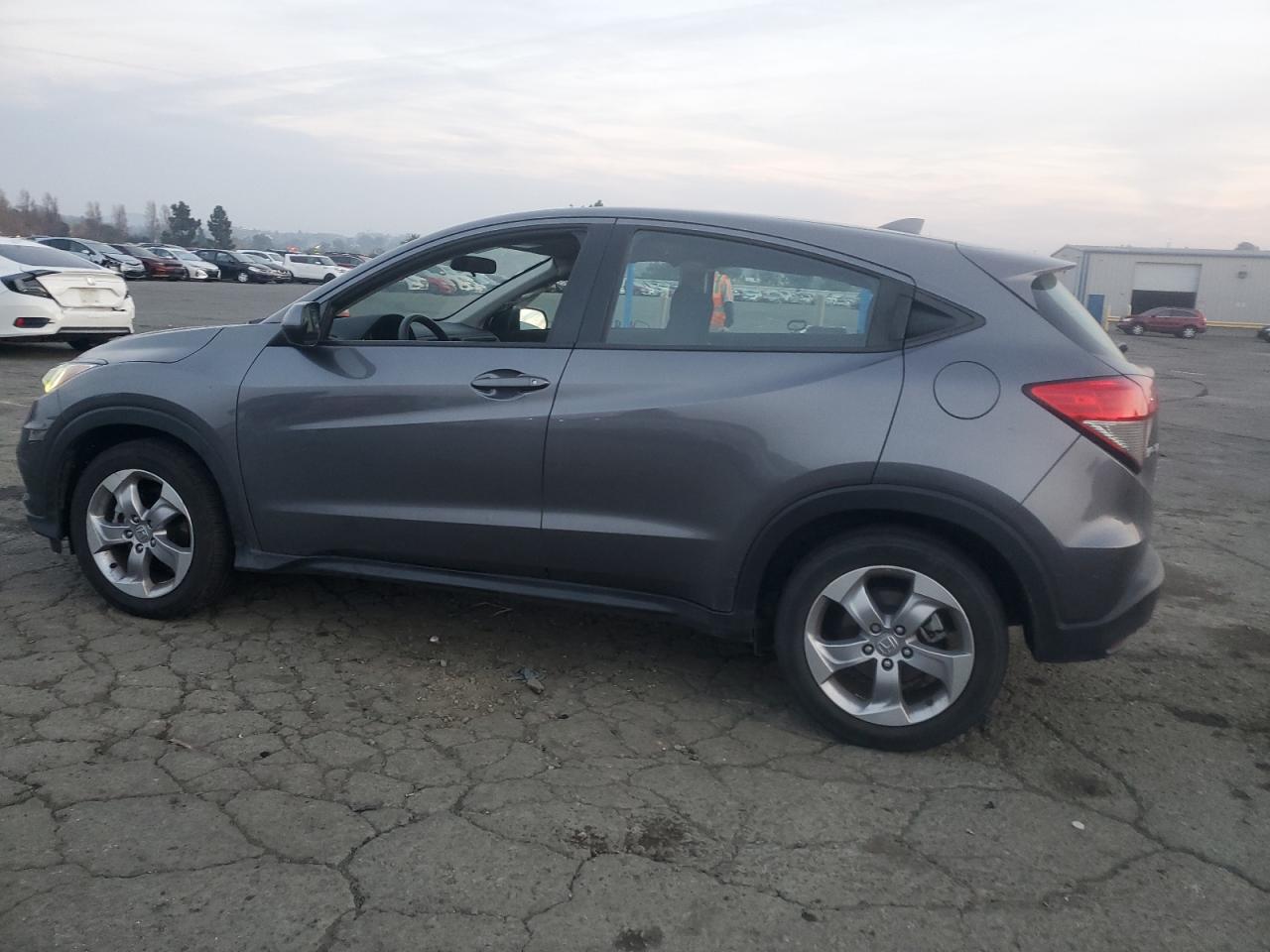 VIN 3CZRU5H36KG713520 2019 HONDA HR-V no.2