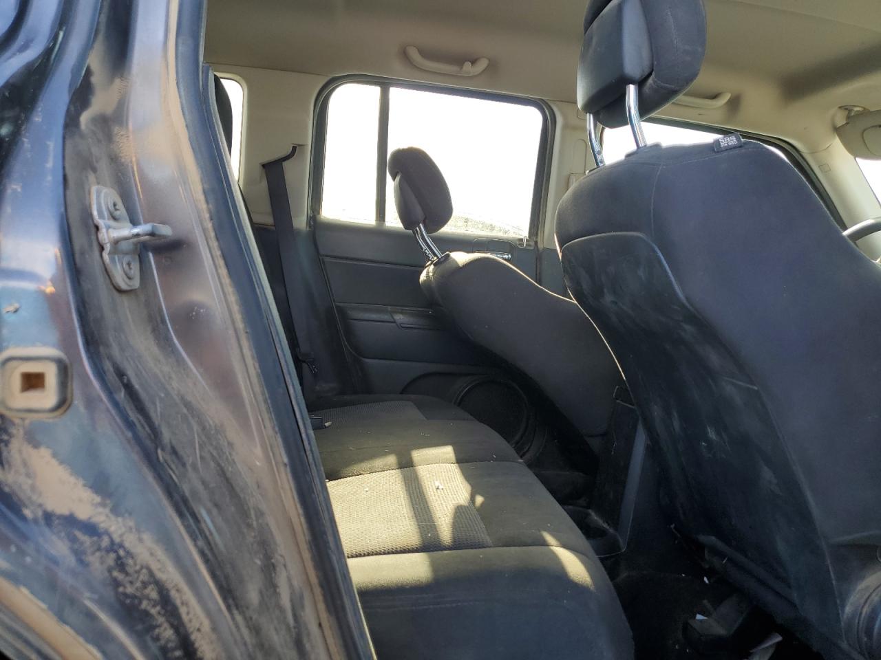 2017 Jeep Liberty (Patriot) - Image 11