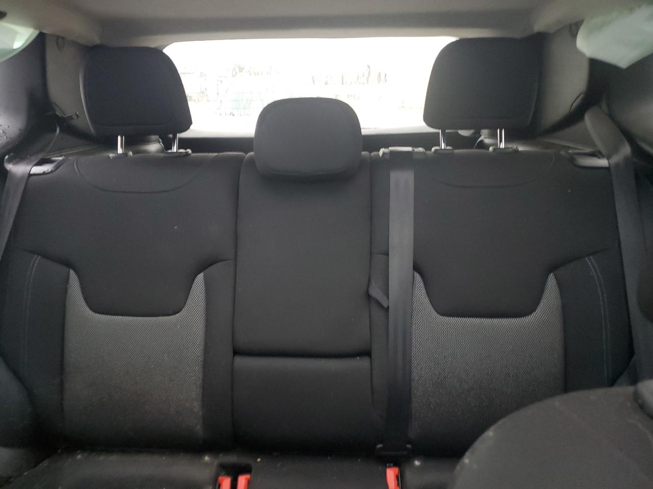 2021 Jeep Renegade - Image 10