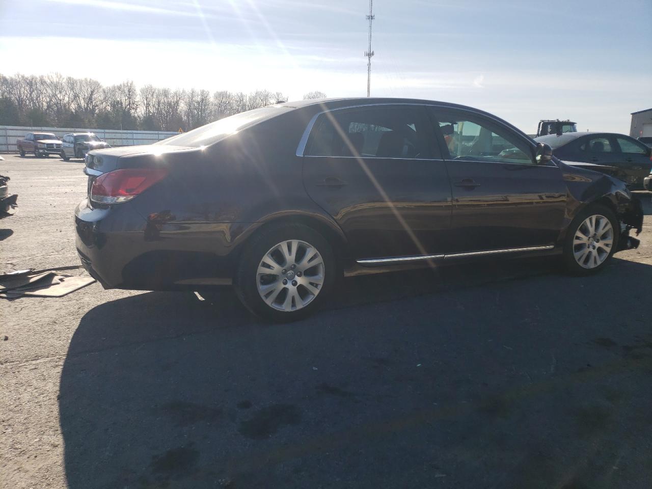 2012 Toyota Avalon - Image 3