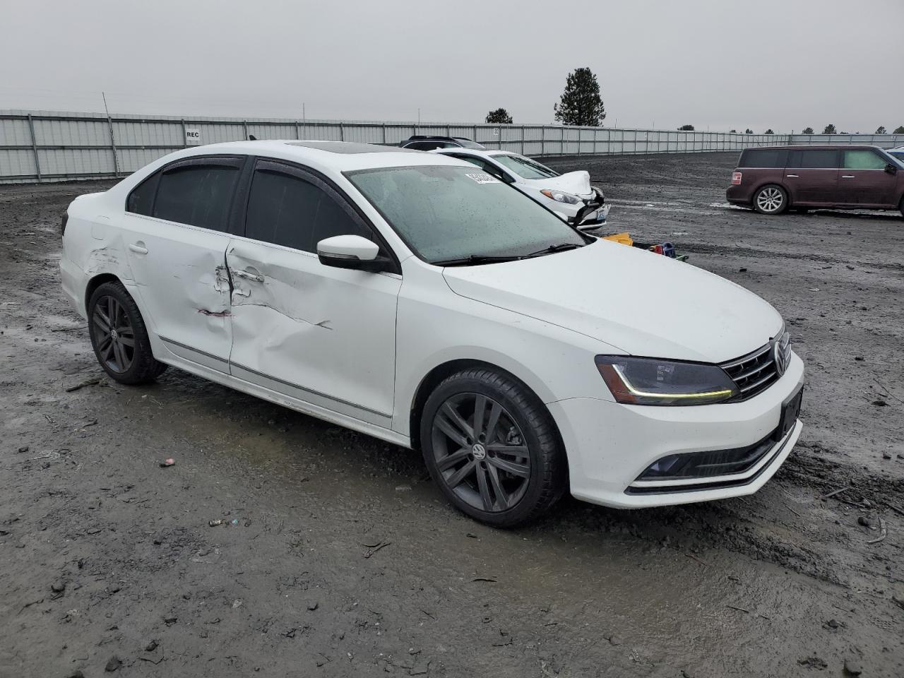 VIN 3VWL17AJ9JM217567 2018 VOLKSWAGEN JETTA no.4