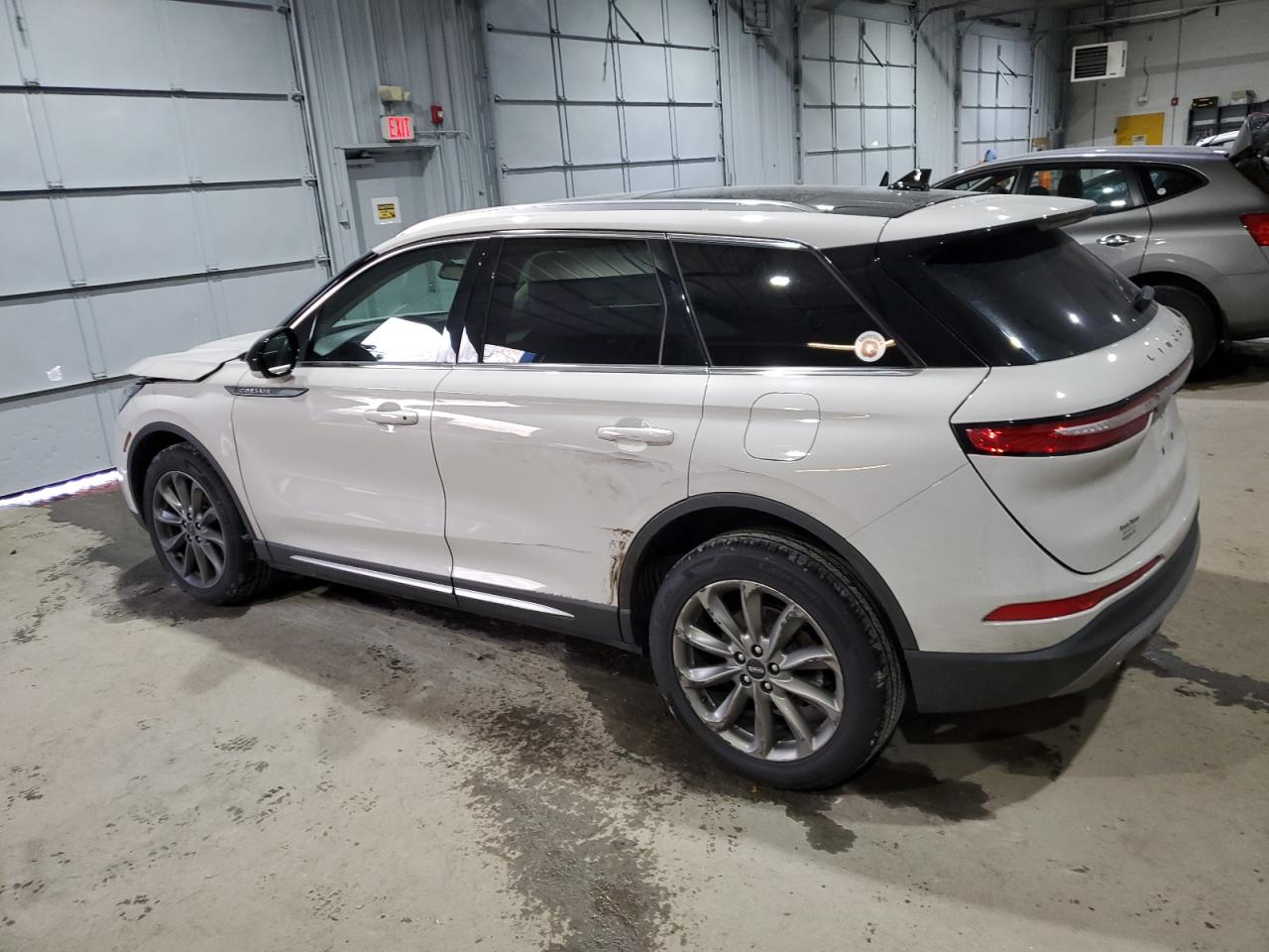 2022 Lincoln Corsair - Image 2