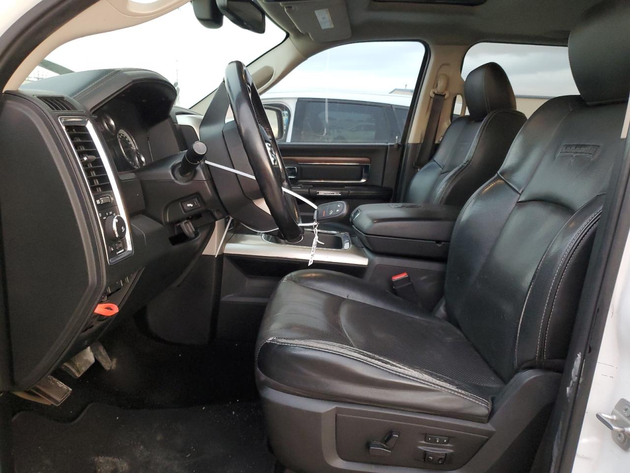 2015 Ram 1500 Laramie VIN: 1C6RR7NT3FS747573 Lot: 85012264