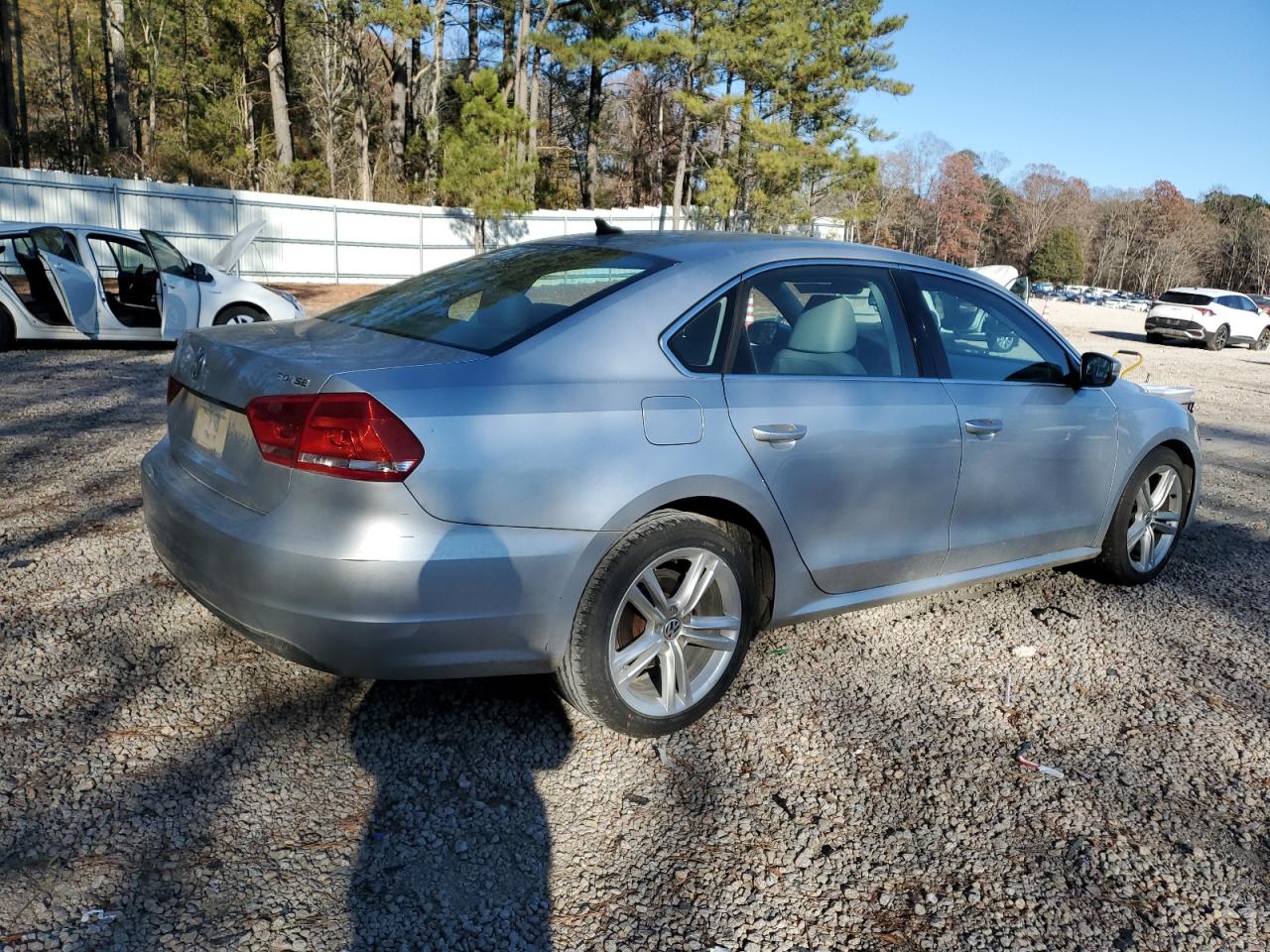 2015 Volkswagen Passat - Image 3