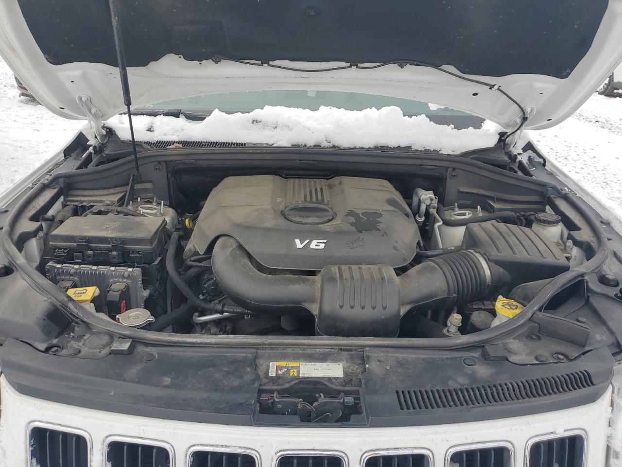 2015 Jeep Grand Cherokee - Image 13