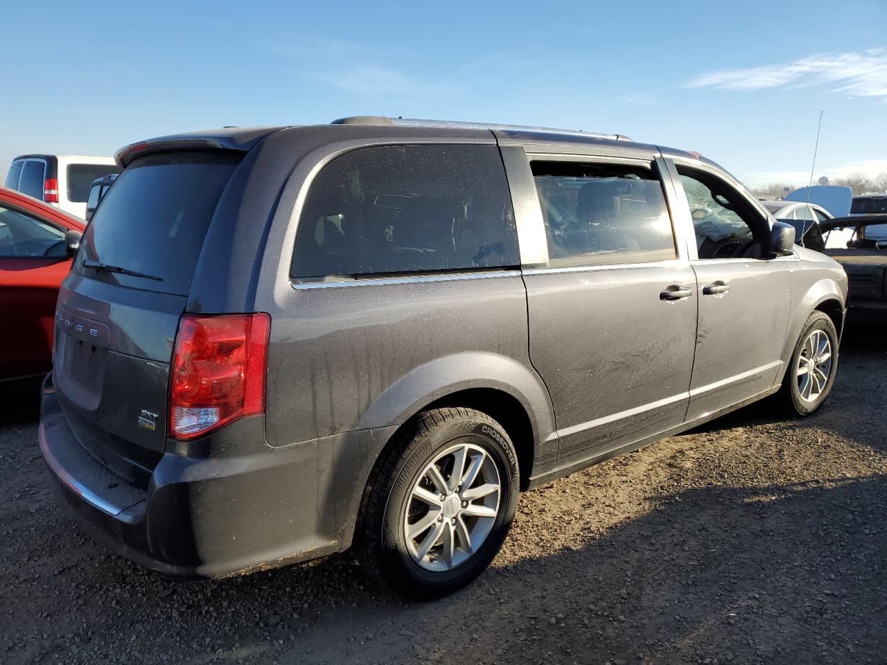 2019 Dodge Caravan - Image 3