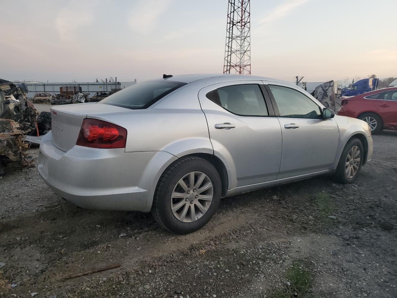 2011 Dodge Avenger - Image 3