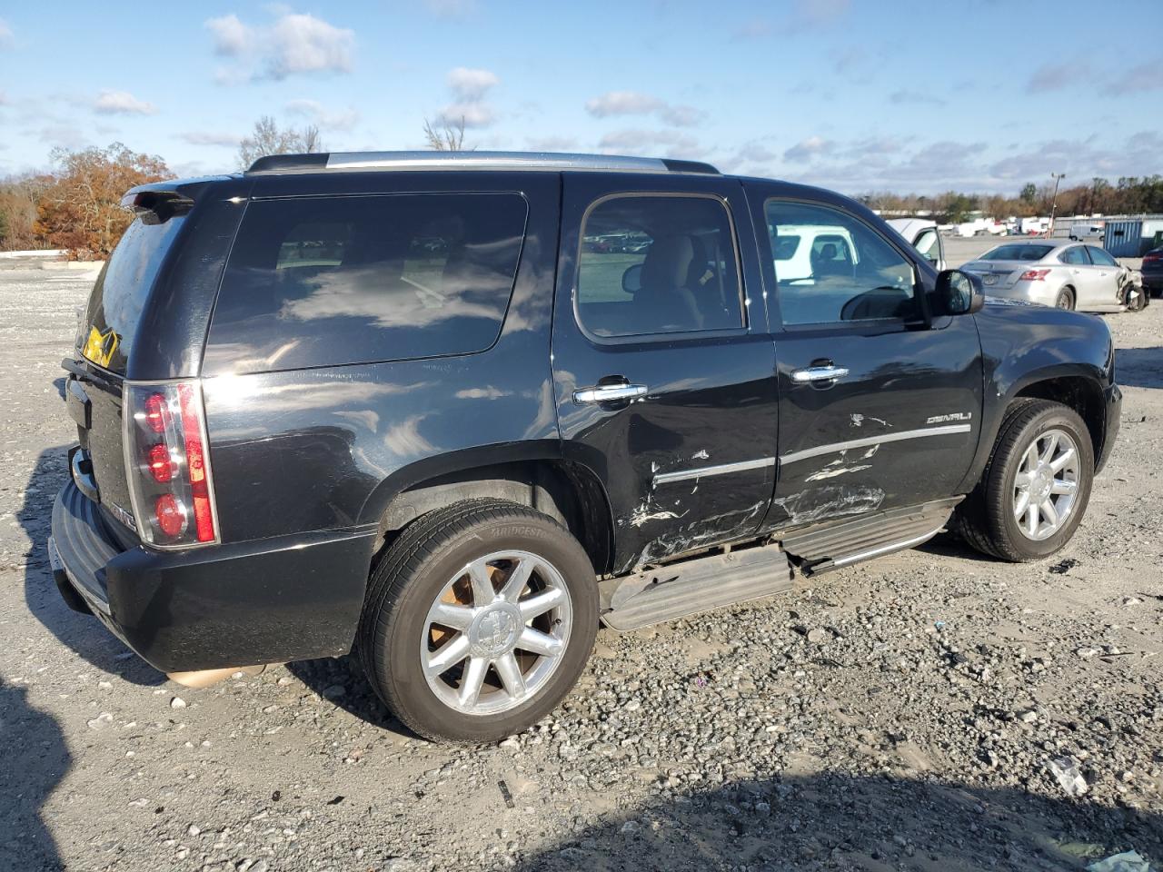 VIN 1GKS2EEF3DR191450 2013 GMC YUKON no.3