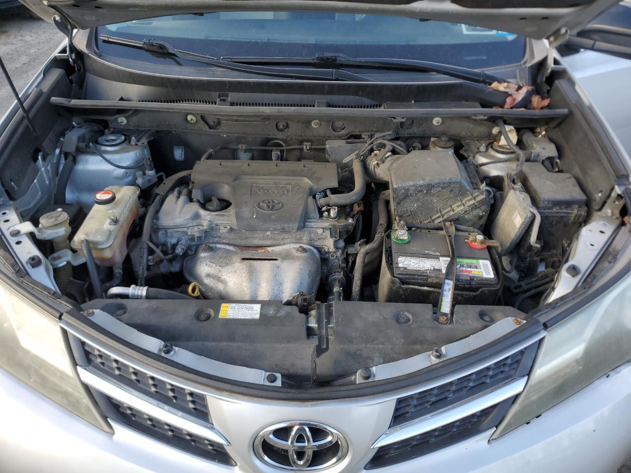 2015 Toyota RAV 4 - Image 12