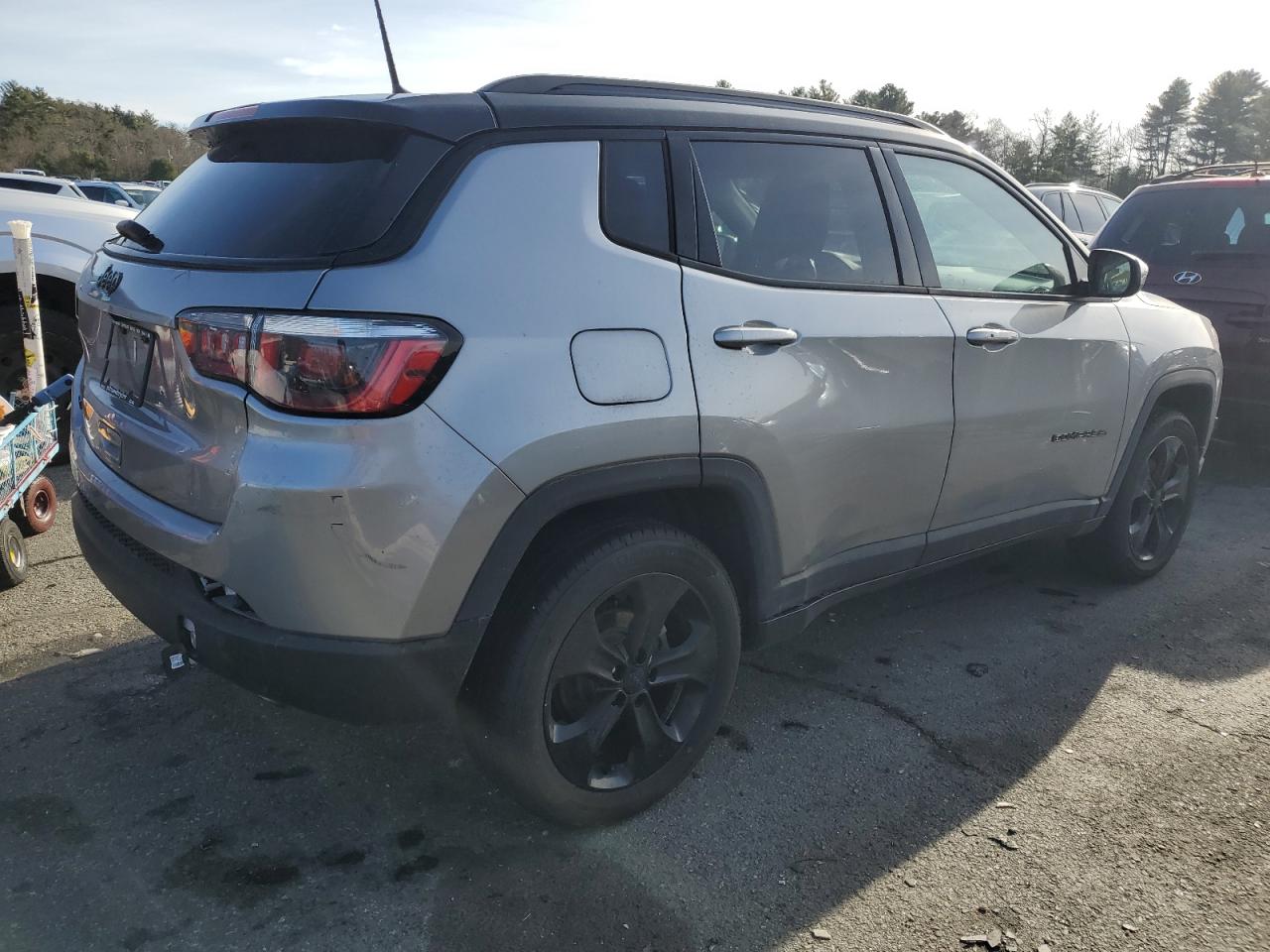 2018 Jeep Compass - Image 3