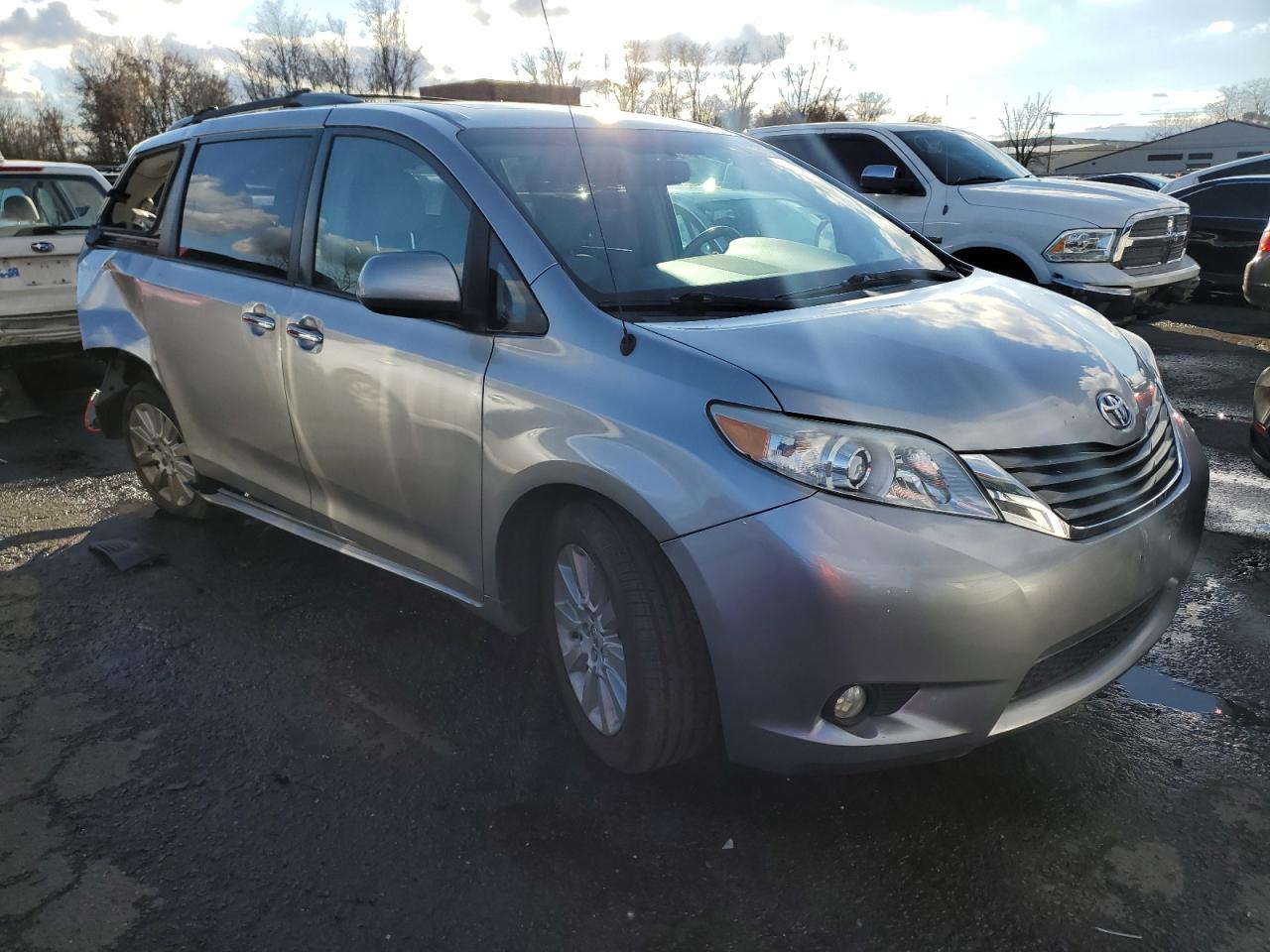 VIN 5TDDK3DC9DS057334 2013 TOYOTA All Models no.4