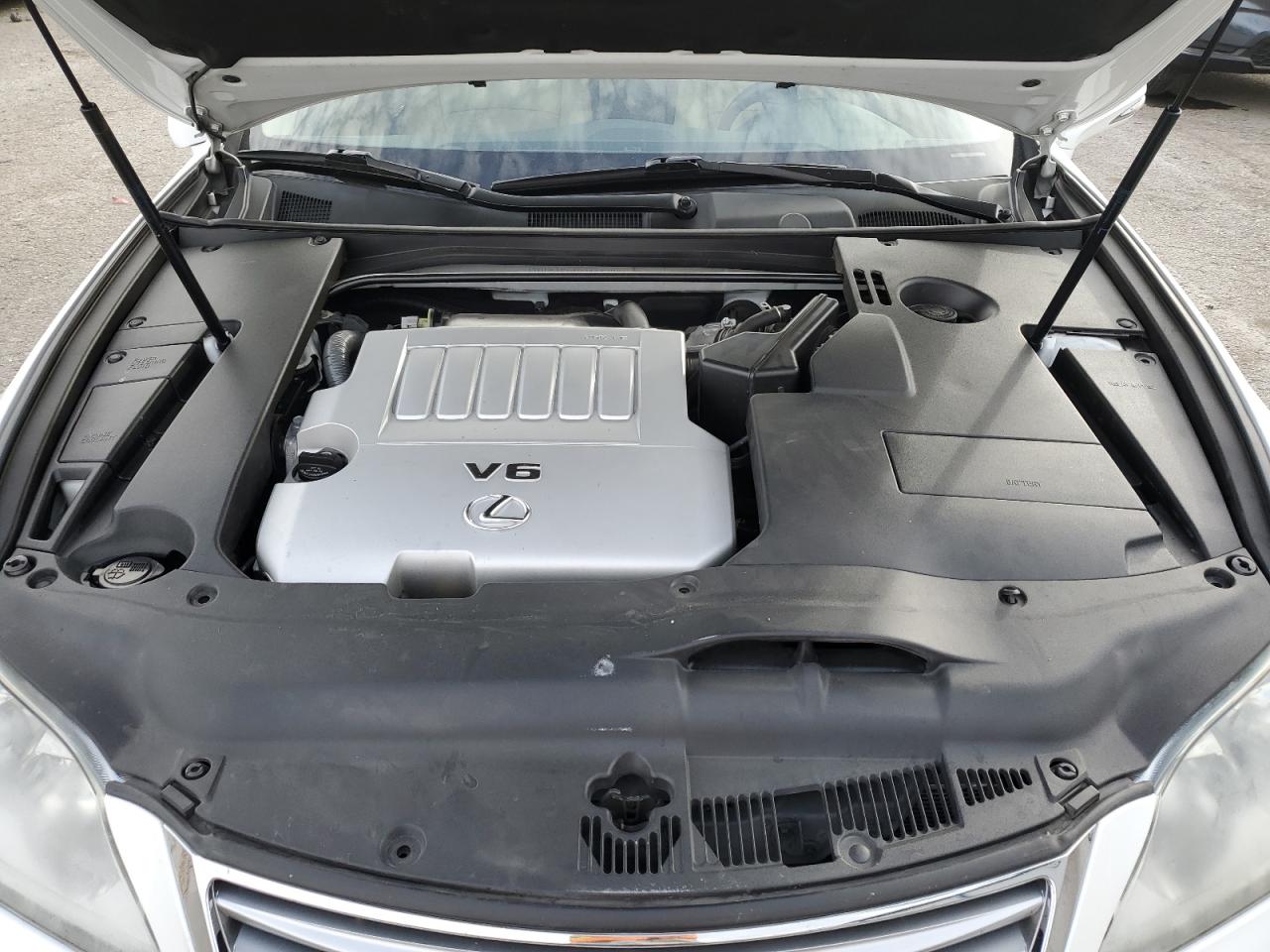 2011 Lexus ES - Image 11