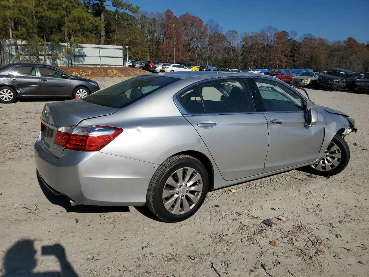 VIN 1HGCR3F87FA001183 2015 HONDA ACCORD no.3