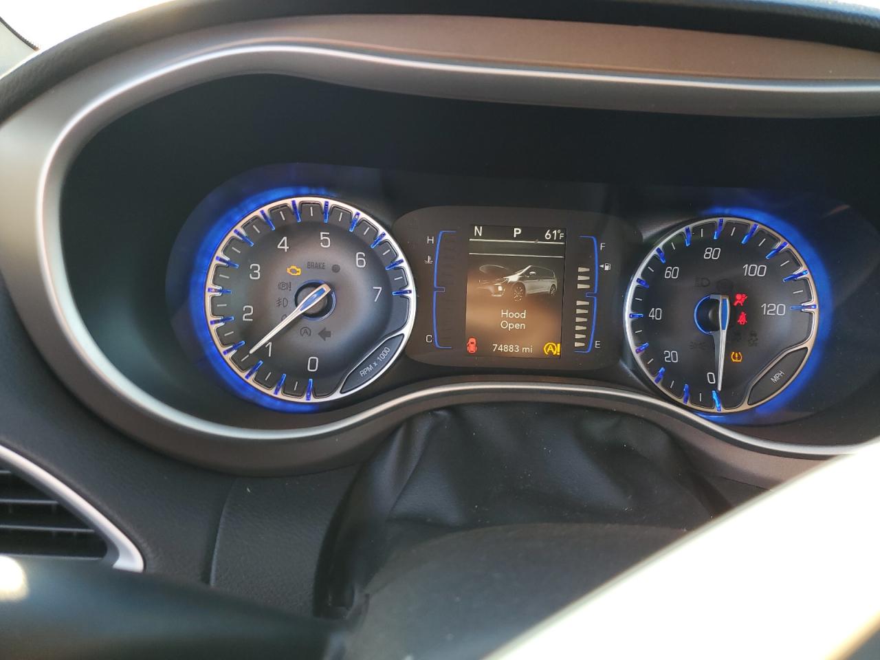 2018 Chrysler Pacifica - Image 9