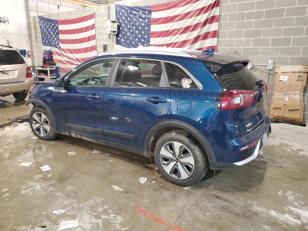 KNDCB3LC8K5261705 2019 KIA NIRO - Image 2