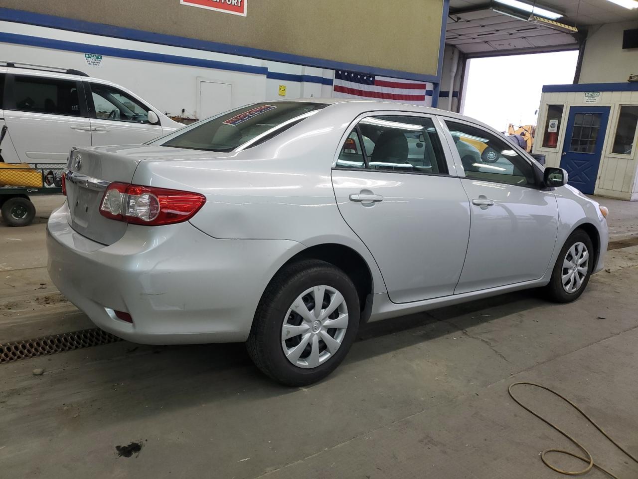 VIN 2T1BU4EE8DC083701 2013 TOYOTA COROLLA no.3