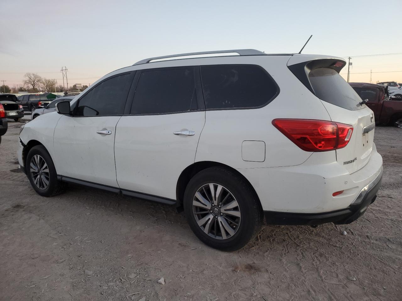 5N1DR2MN1JC643588 NISSAN PATHFINDER 2018