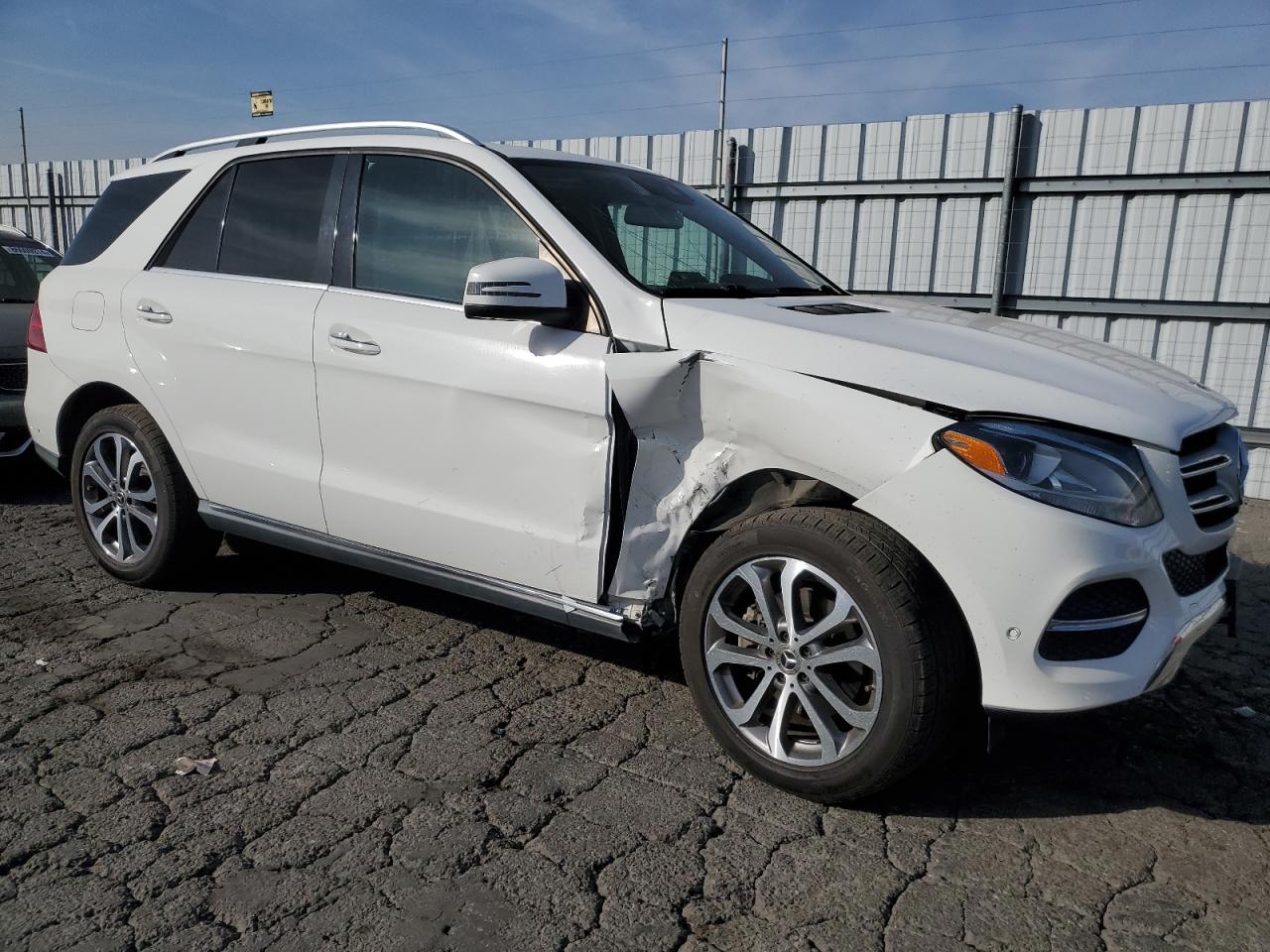 VIN 4JGDA5HB2HA934776 2017 MERCEDES-BENZ GLE-CLASS no.4