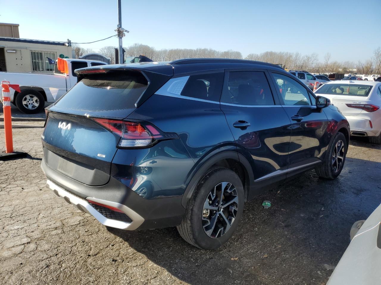 2023 Kia Sportage - Image 3