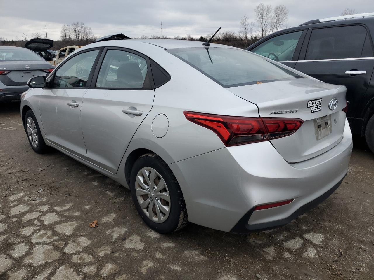 VIN 3KPC24A38JE034042 2018 HYUNDAI ACCENT no.2