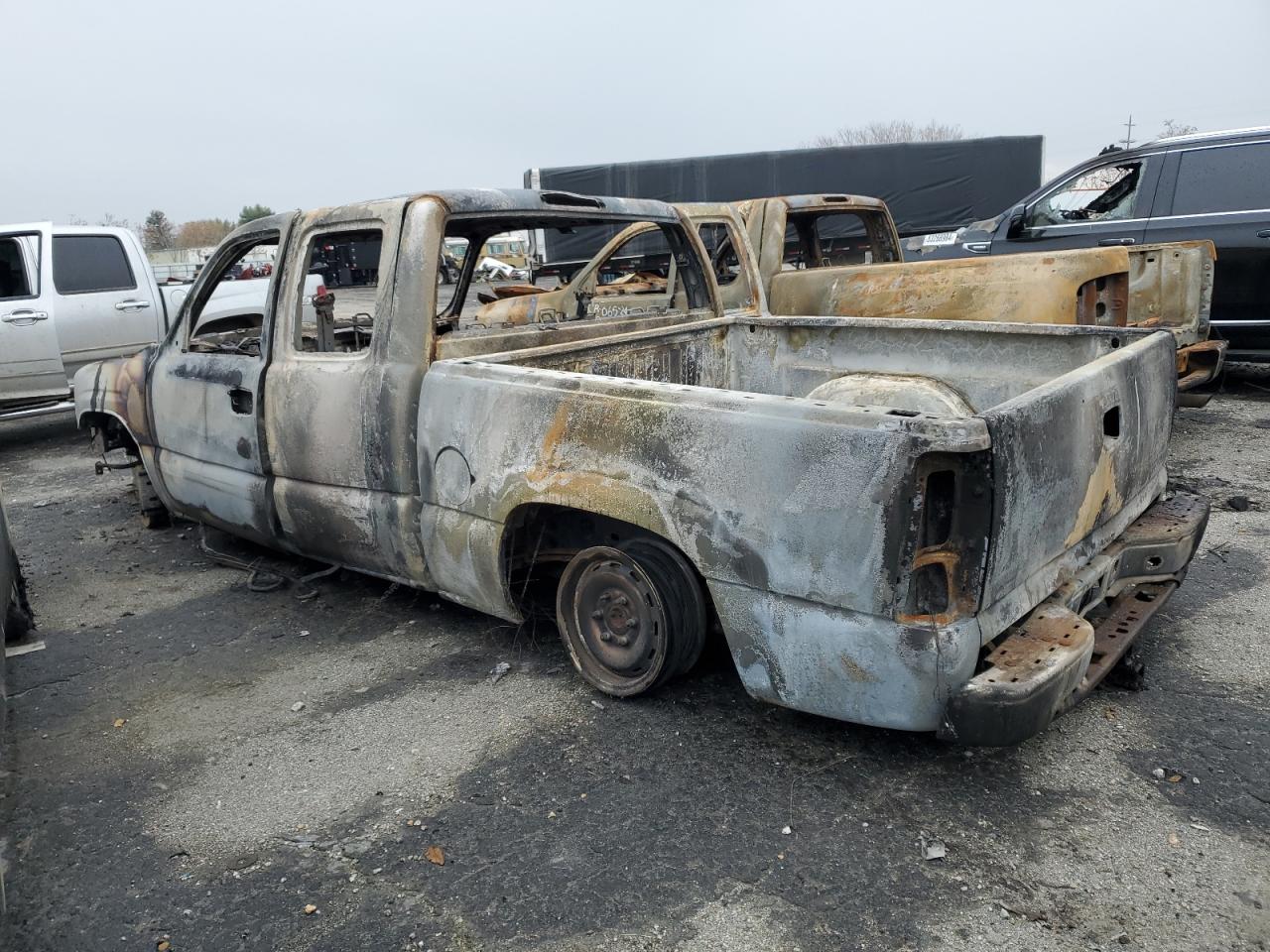 2006 GMC Sierra - Image 2