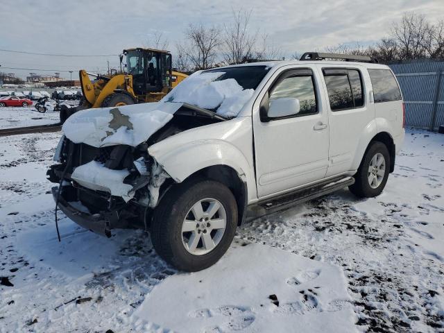 Паркетники NISSAN PATHFINDER 2012 Білий