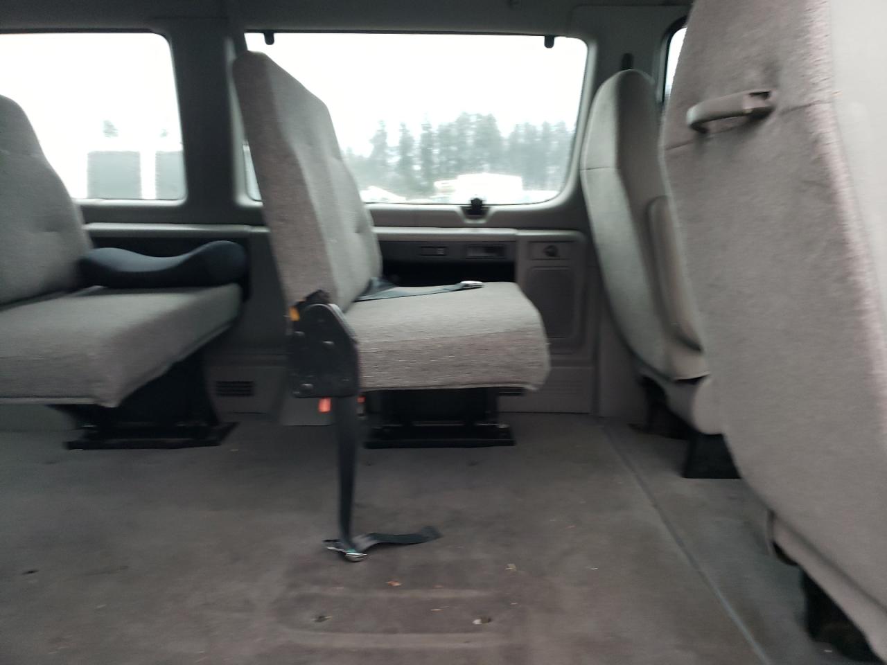 2002 Ford Econoline E350 Super Duty Wagon VIN: 1FBSS31L82HA61523 Lot: 84911784