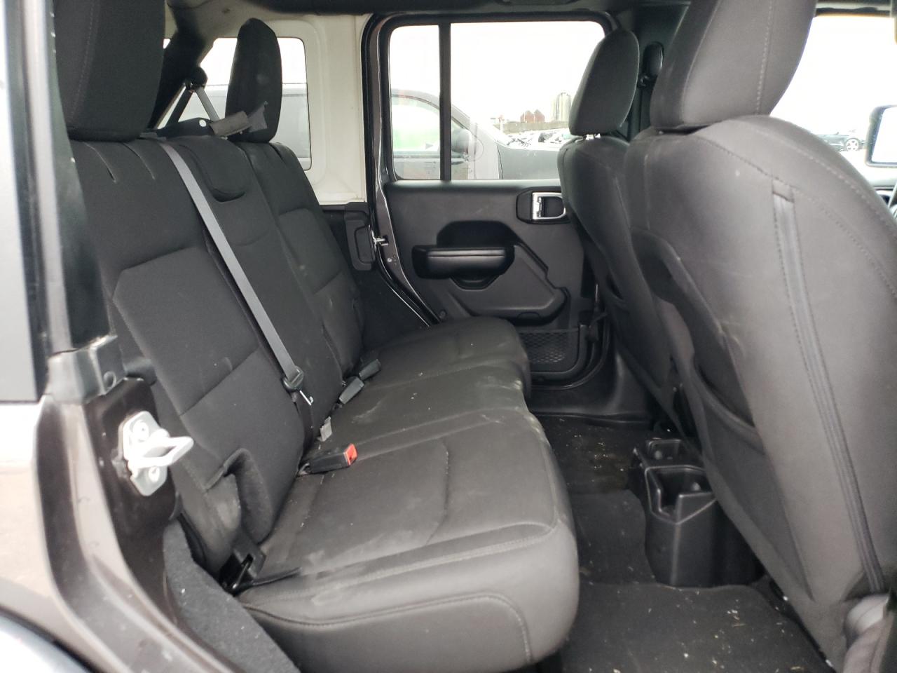 2019 Jeep Wrangler - Image 11