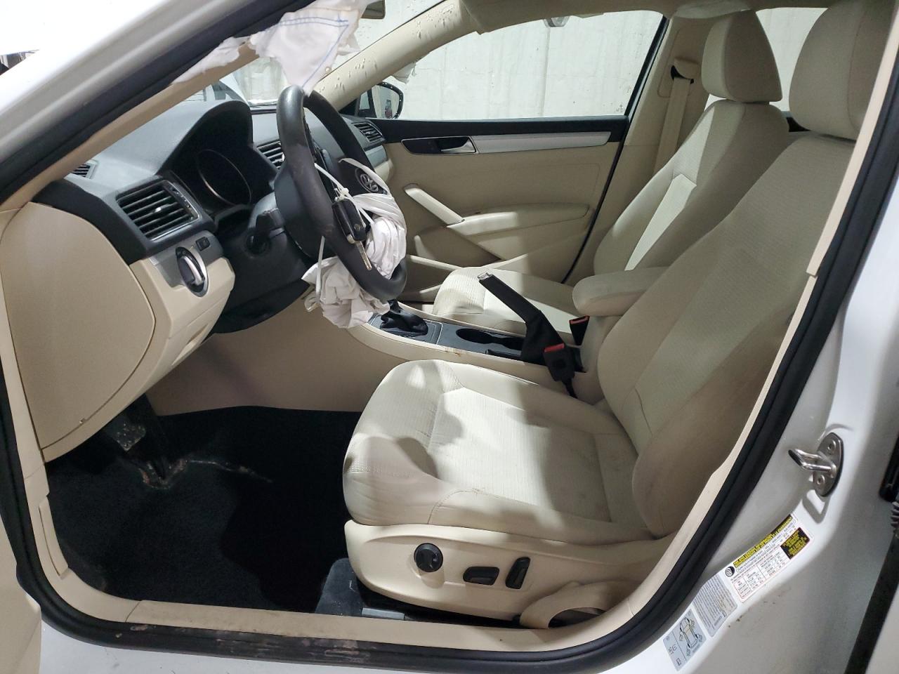 2018 Volkswagen Passat - Image 7