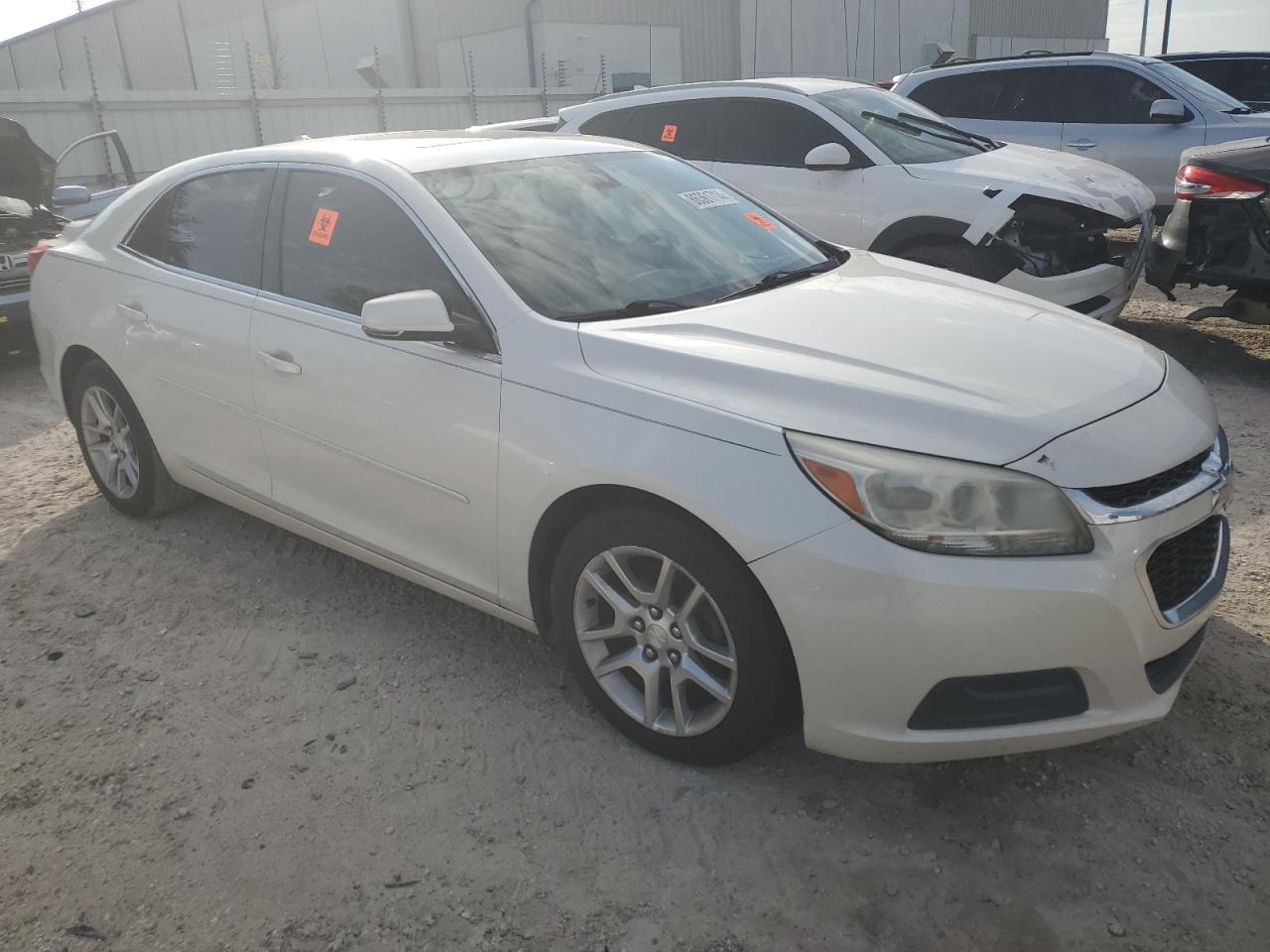 VIN 1G11C5SLXEF281074 2014 CHEVROLET MALIBU no.4