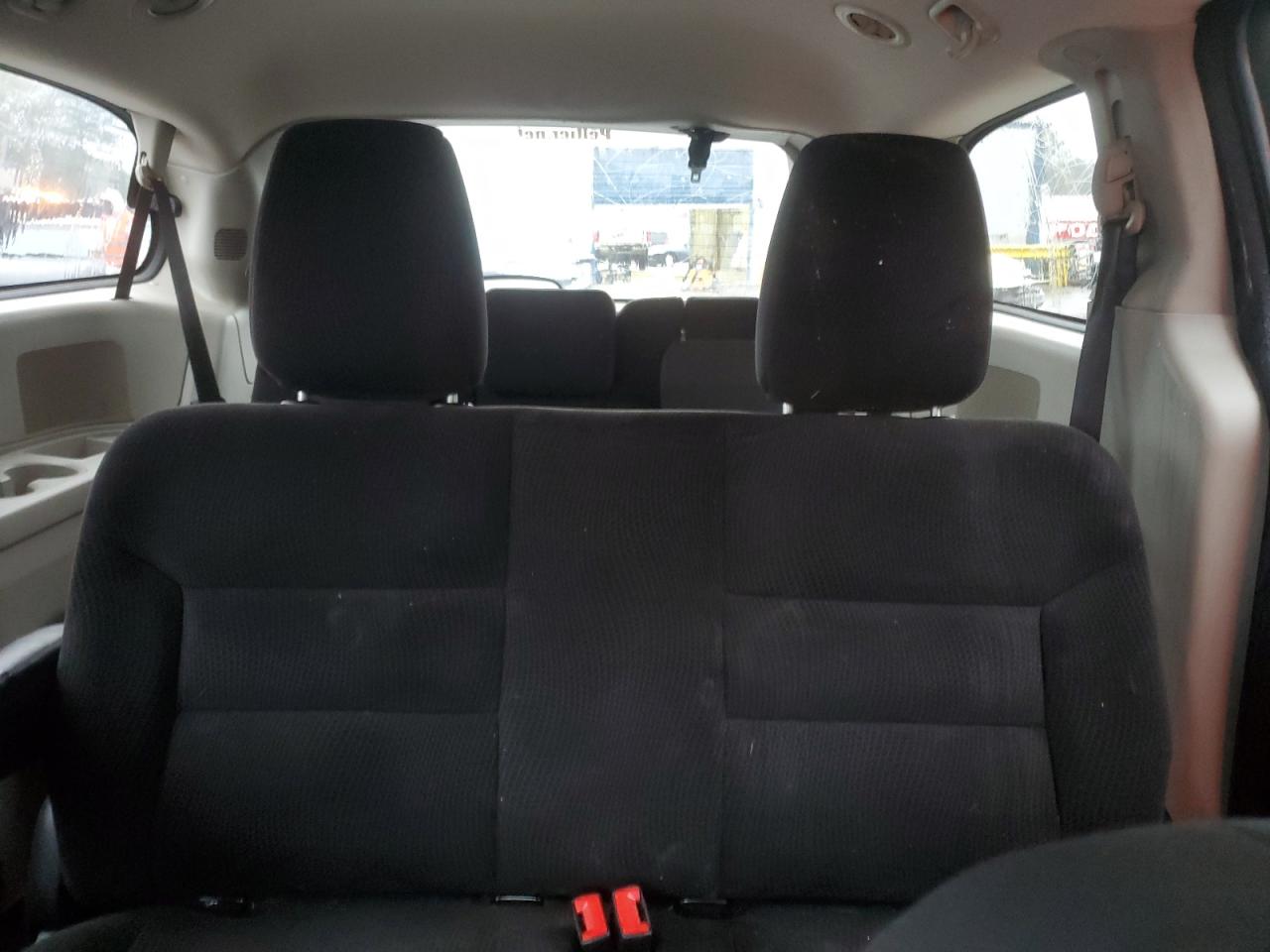 2018 Dodge Caravan - Image 10