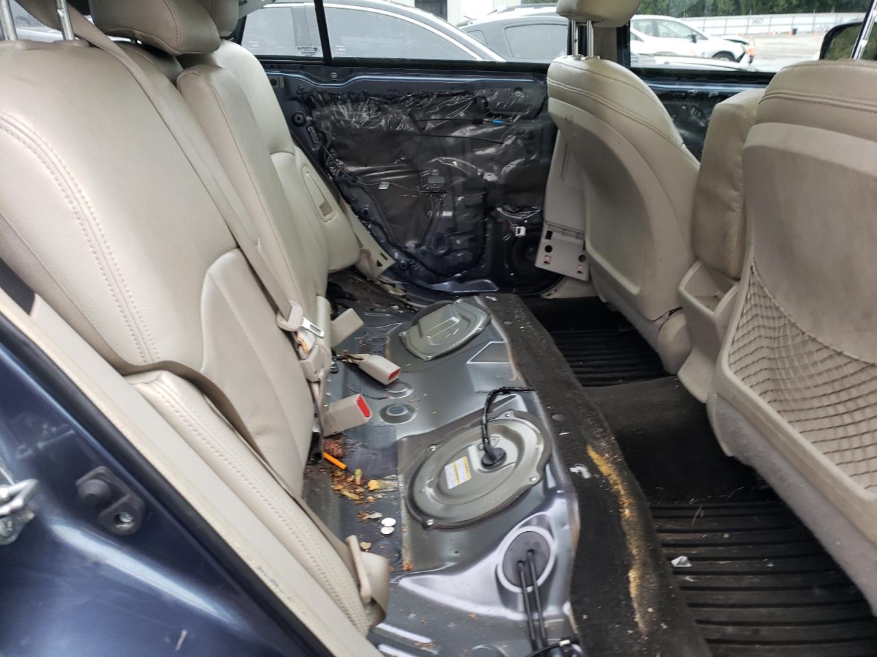 2014 Subaru Outback - Image 11