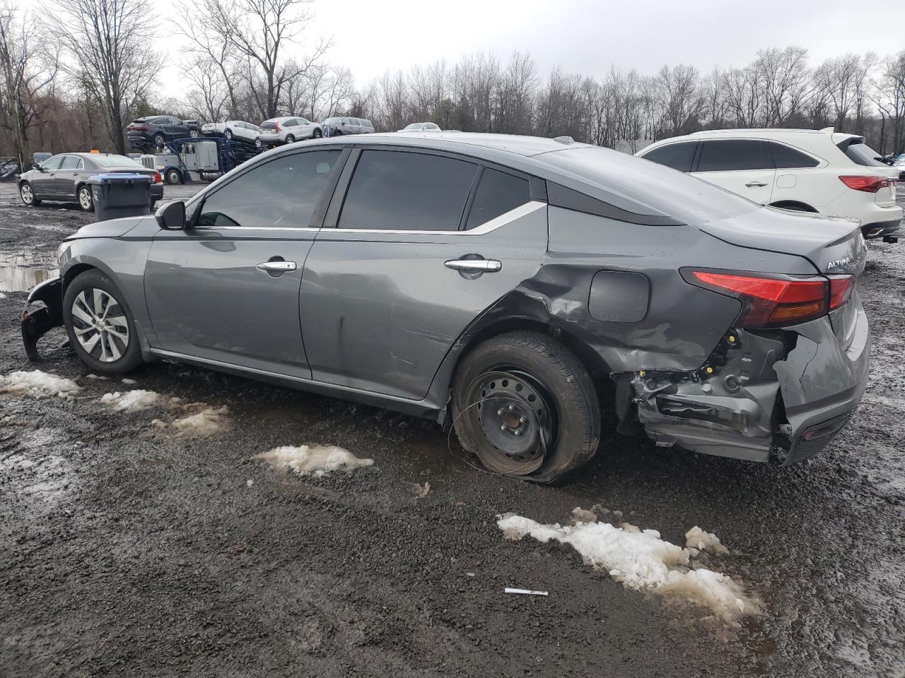 2019 Nissan Altima - Image 2