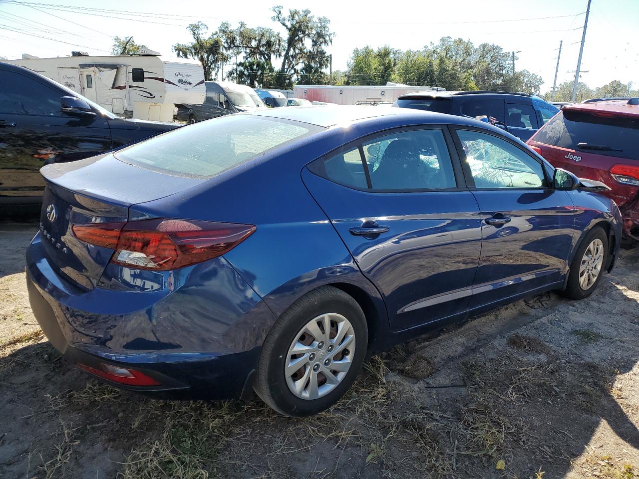 2019 Hyundai Elantra - Image 3