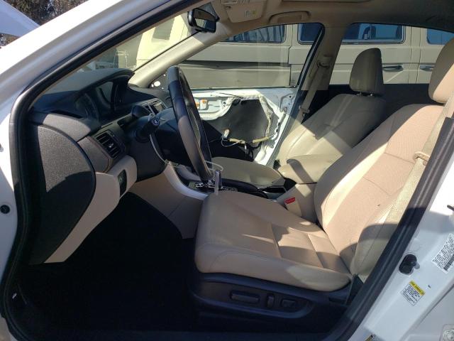 Седаны HONDA ACCORD 2014 Белы