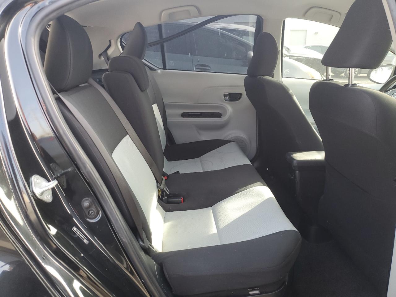 2012 Toyota Prius - Image 10