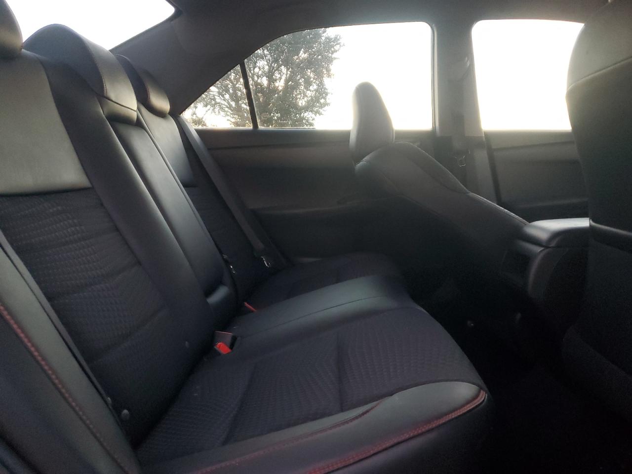 2015 Toyota Camry - Image 10