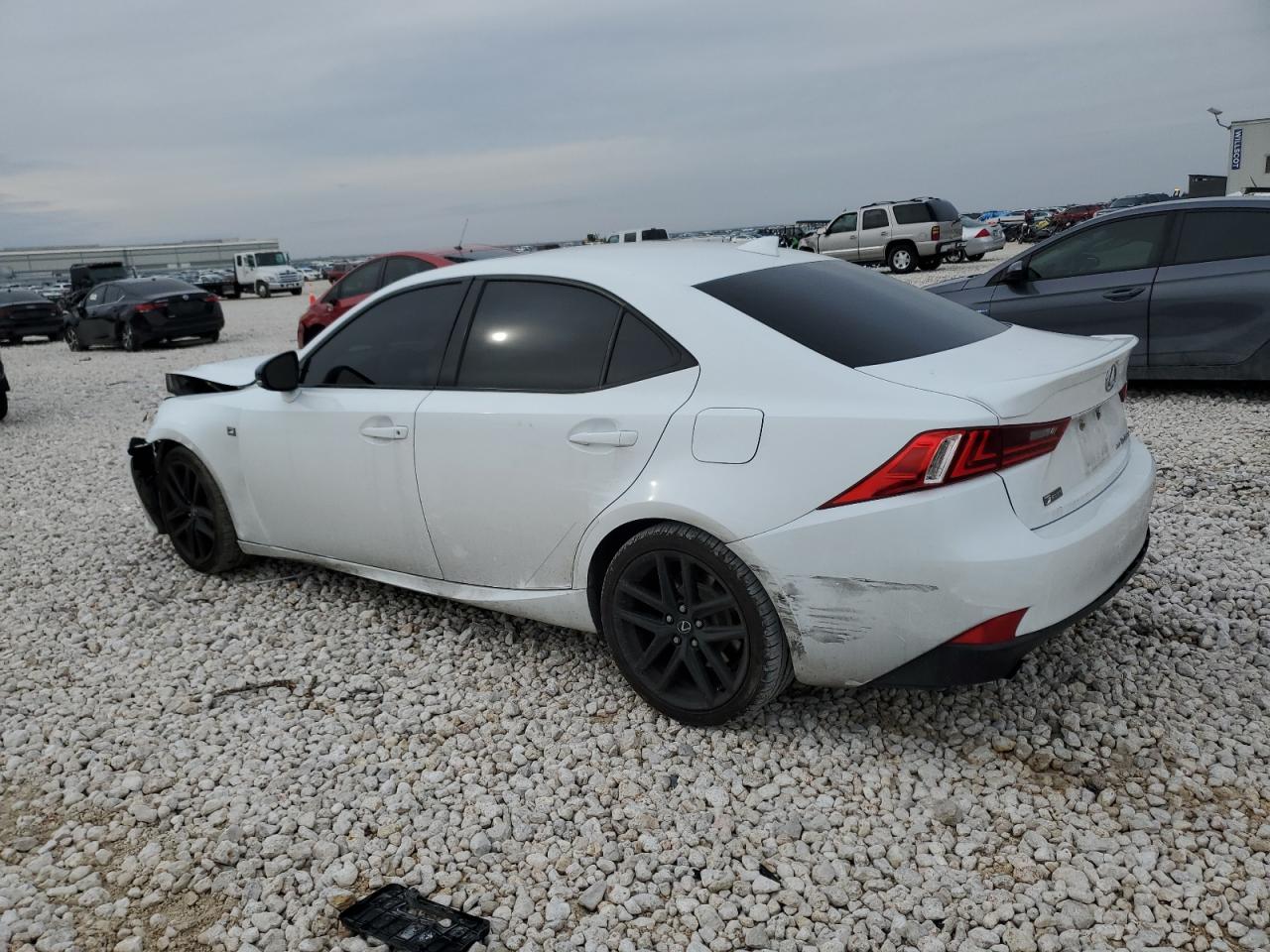 2016 Lexus IS - Image 2