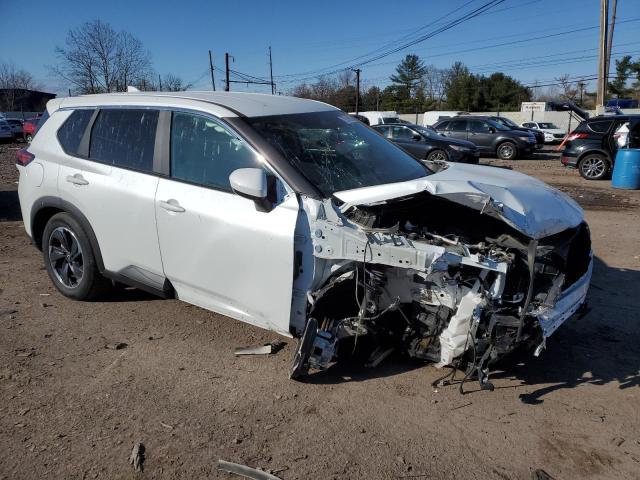  NISSAN ROGUE 2024 White