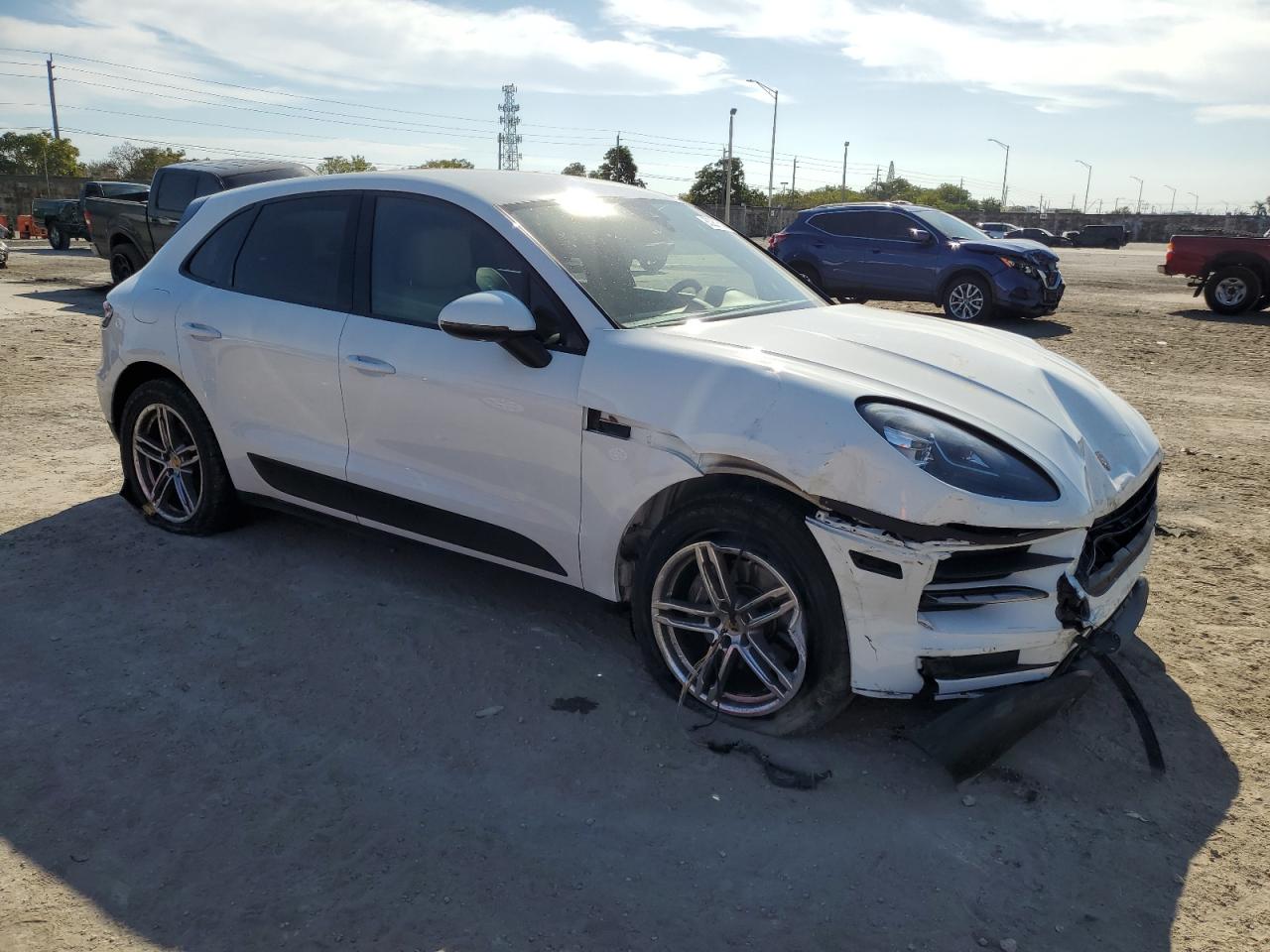 2020 Porsche Macan - Image 4