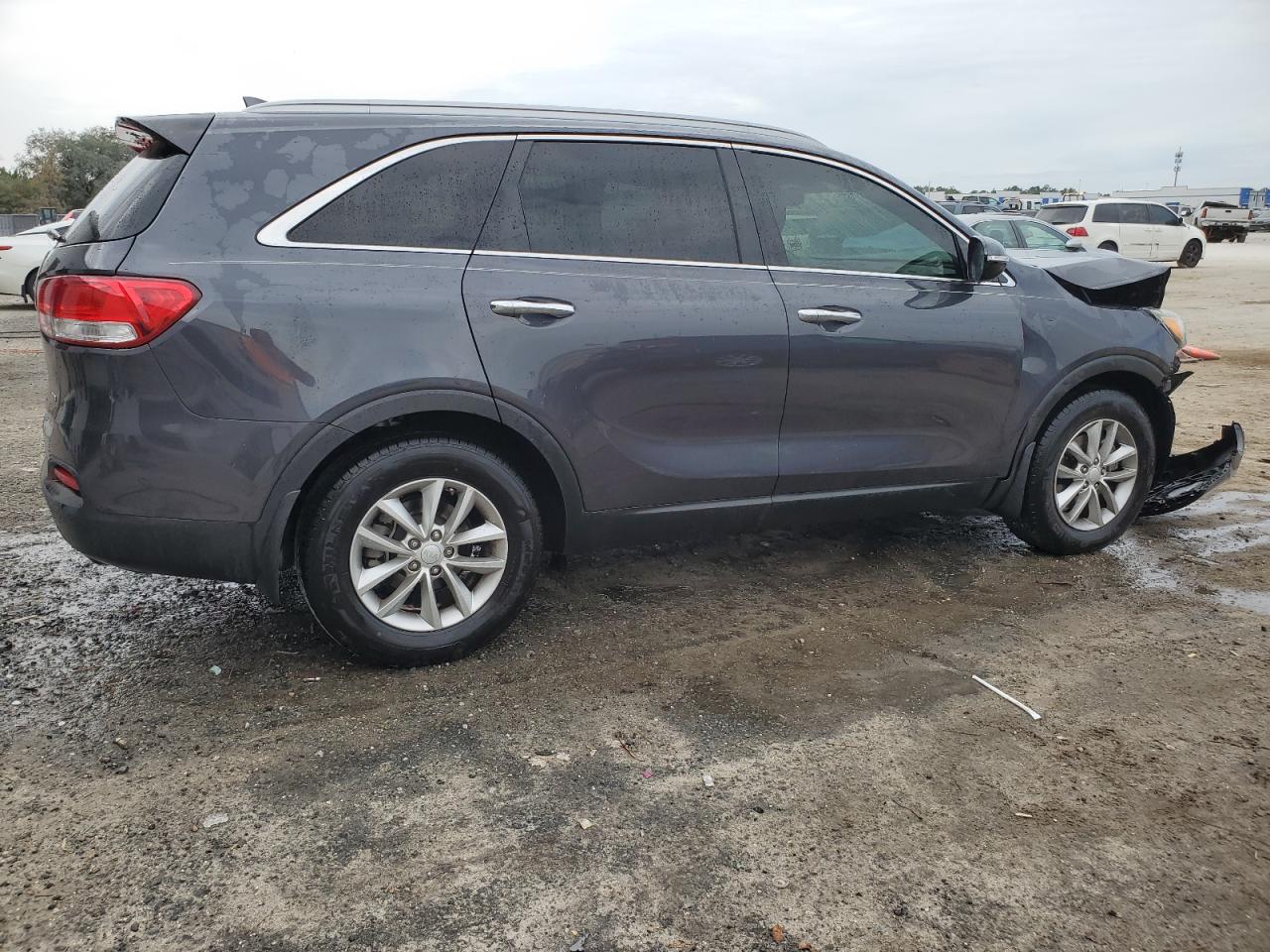 2016 Kia Sorento - Image 3