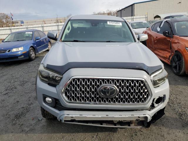  TOYOTA TACOMA 2021 Srebrny