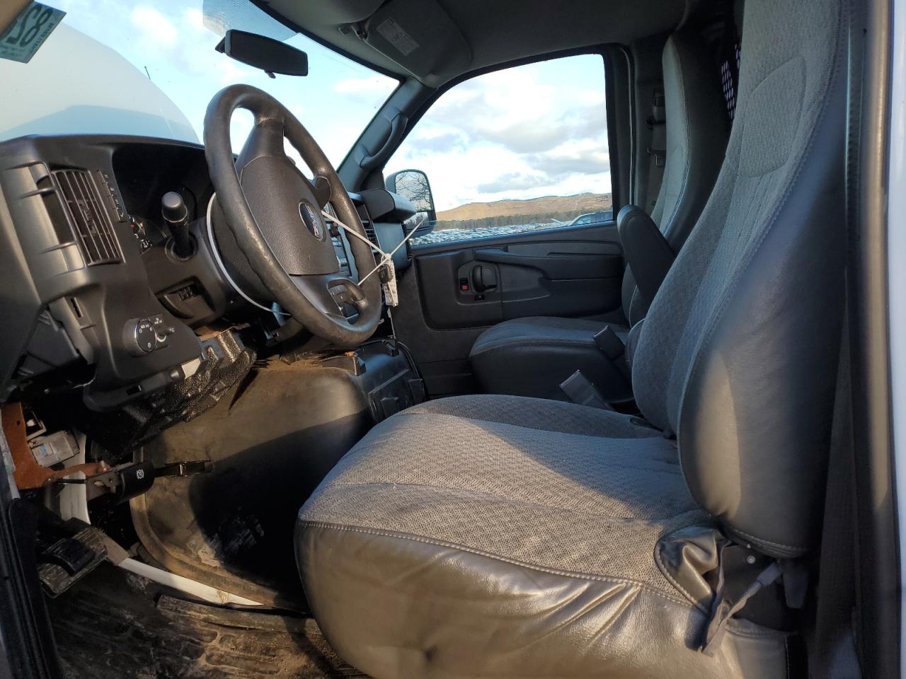 2015 GMC Savana G2500 VIN: 1GTW7FCF7F1900566 Lot: 82877954