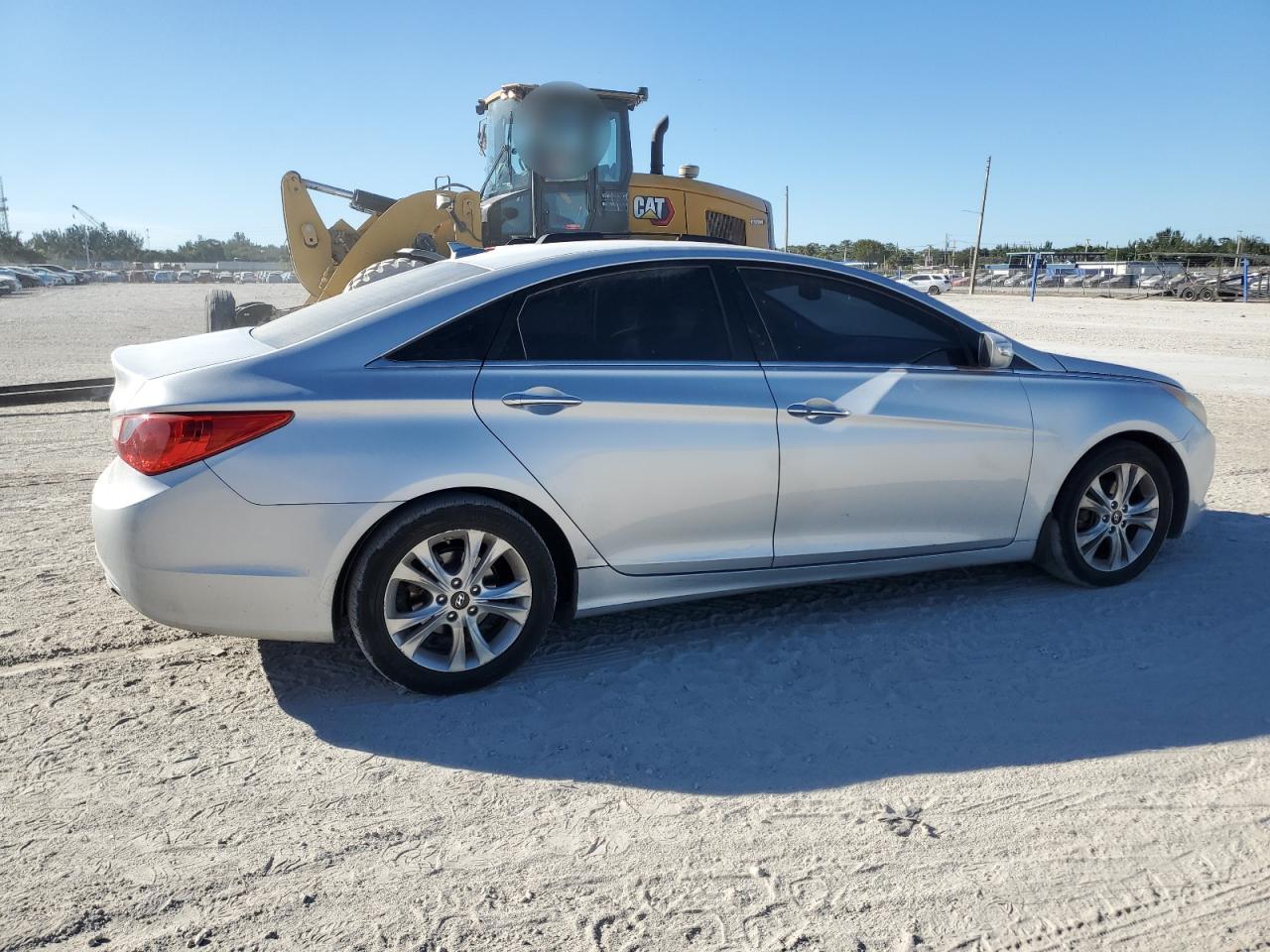 2013 Hyundai Sonata - Image 3