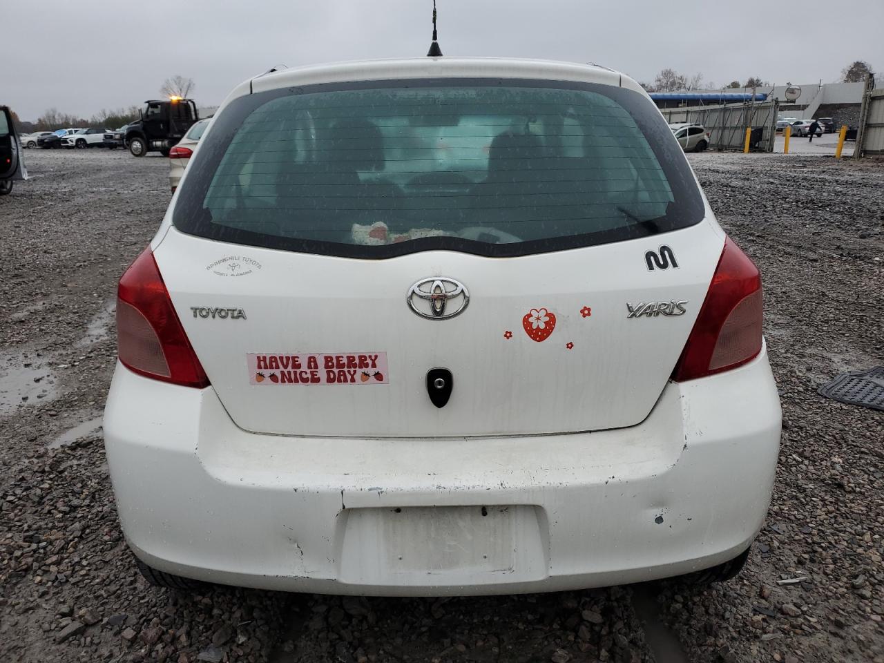 2008 Toyota Yaris VIN: JTDJT923185185729 Lot: 83919974