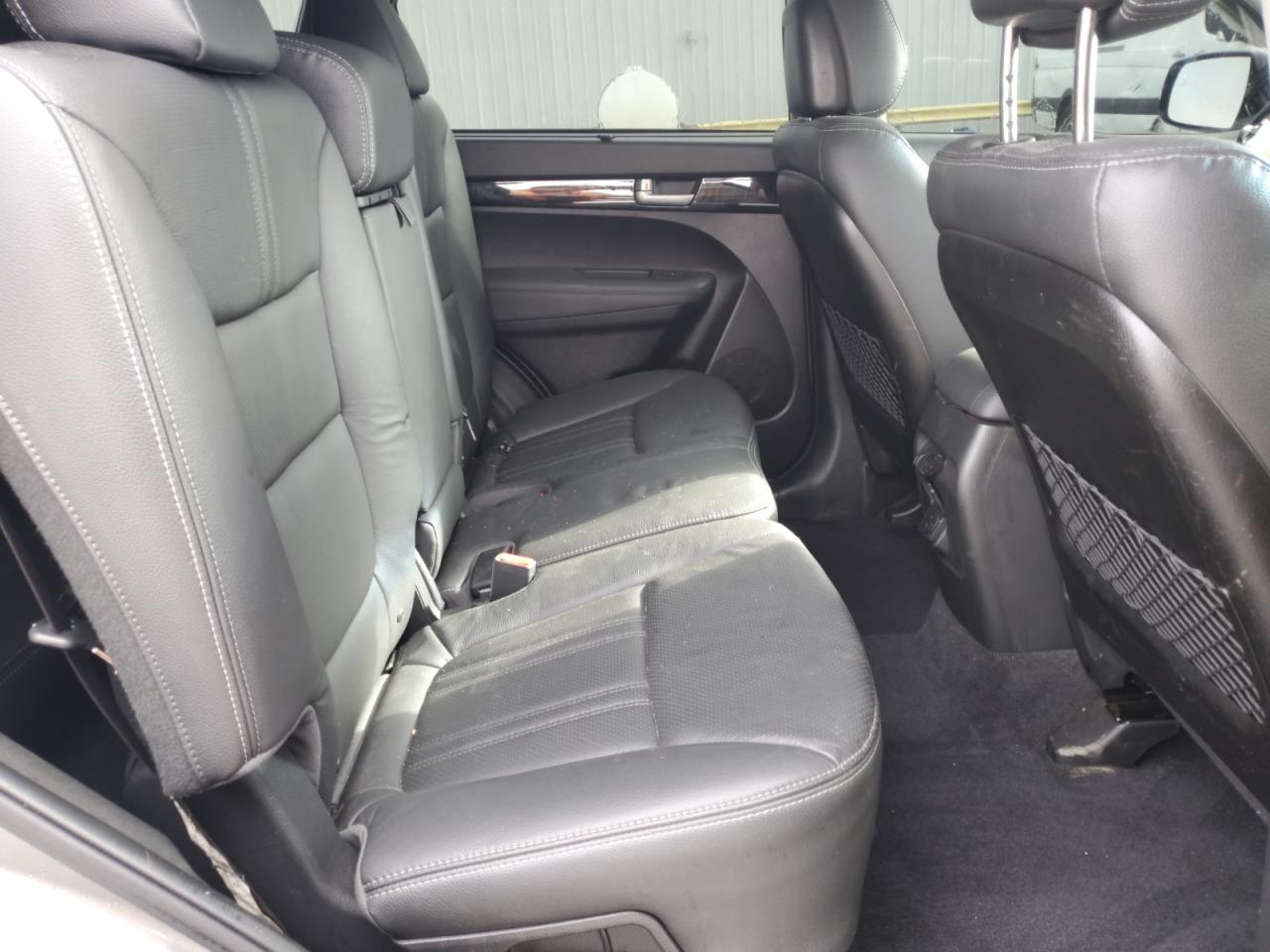 2014 Kia Sorento - Image 11