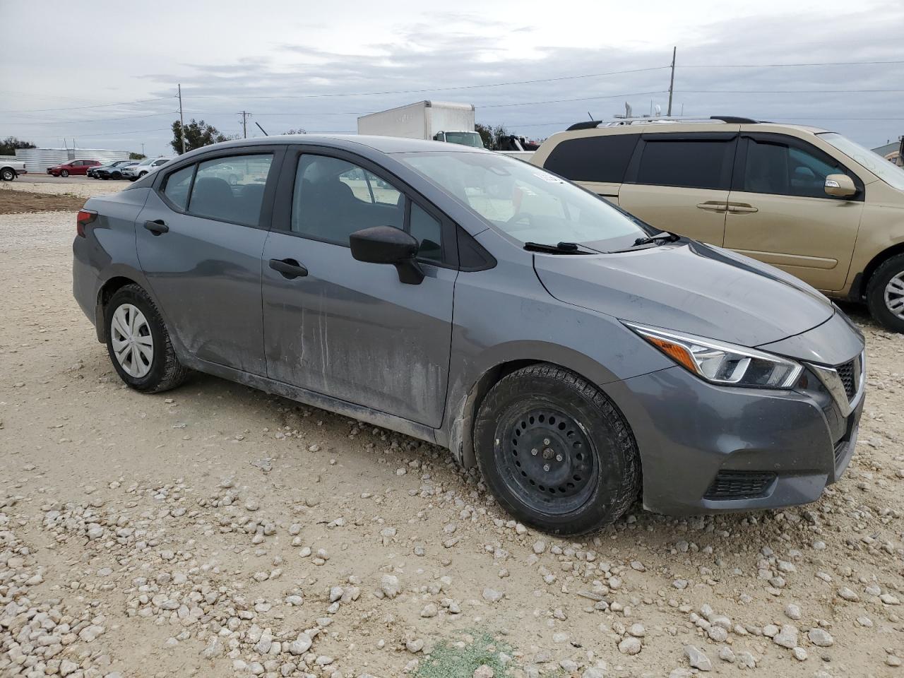 2021 Nissan Versa - Image 4