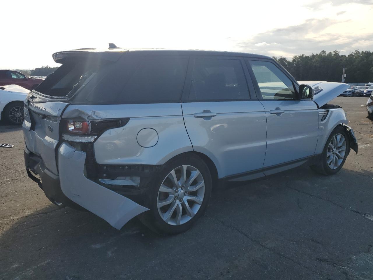 2016 Land Rover Range Rover - Image 3